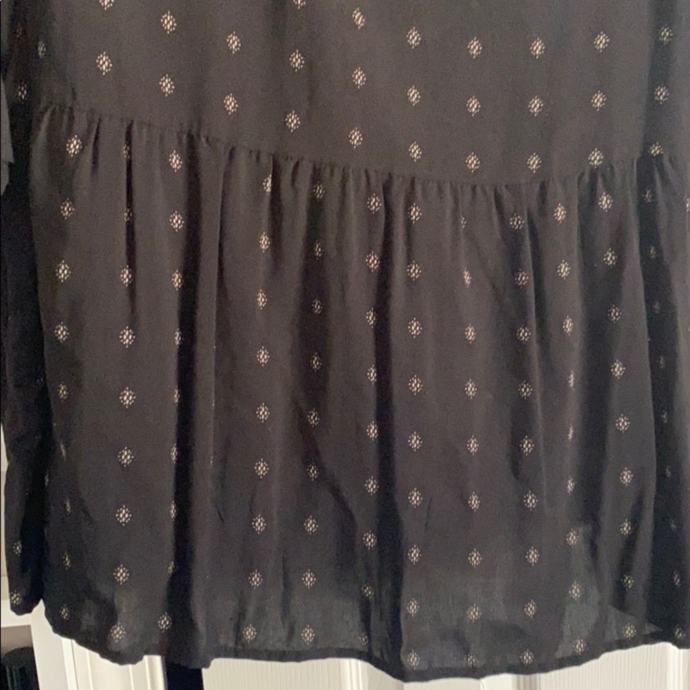 V neck peplum top​ - Picture 4 of 4